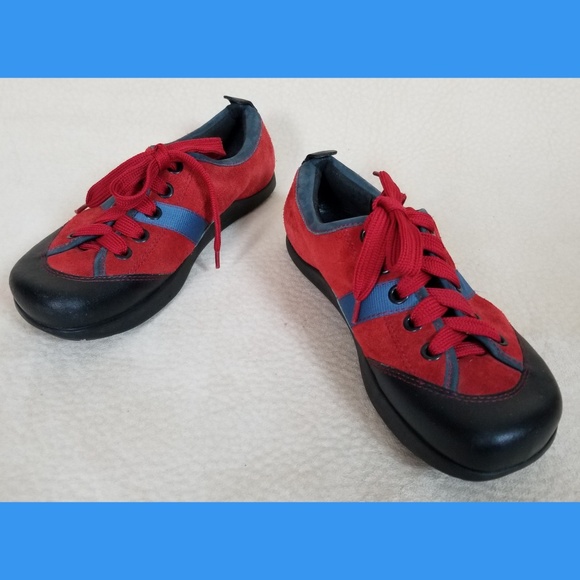 earth shoes negative heel technology